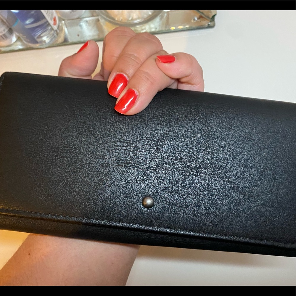 Black Universal Thread Wallet